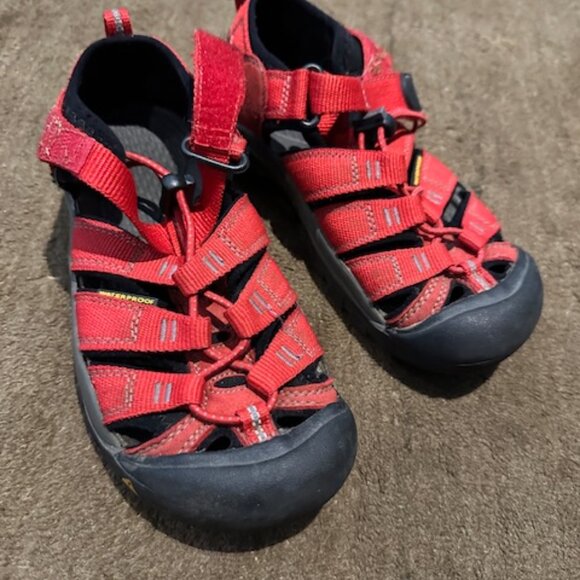Keen Sandals size 1 youth - Picture 1 of 3